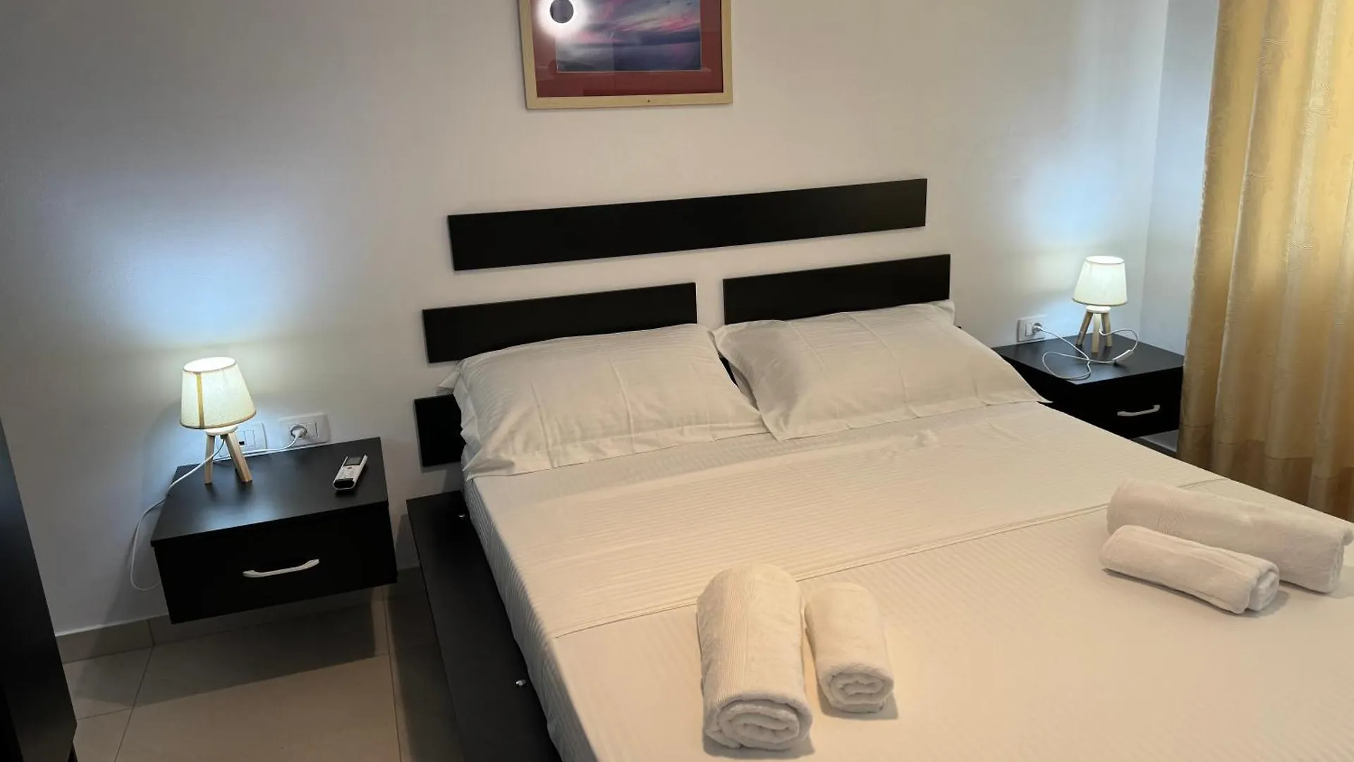 شقة Solemar Suites فلورا